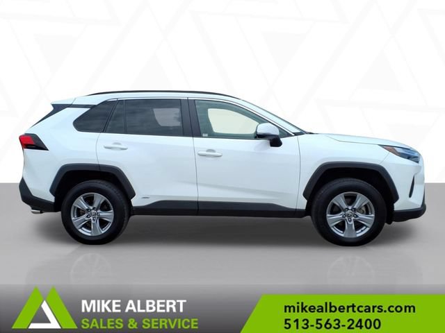 Used 2022 Toyota RAV4 XLE AWD/4WD image 8