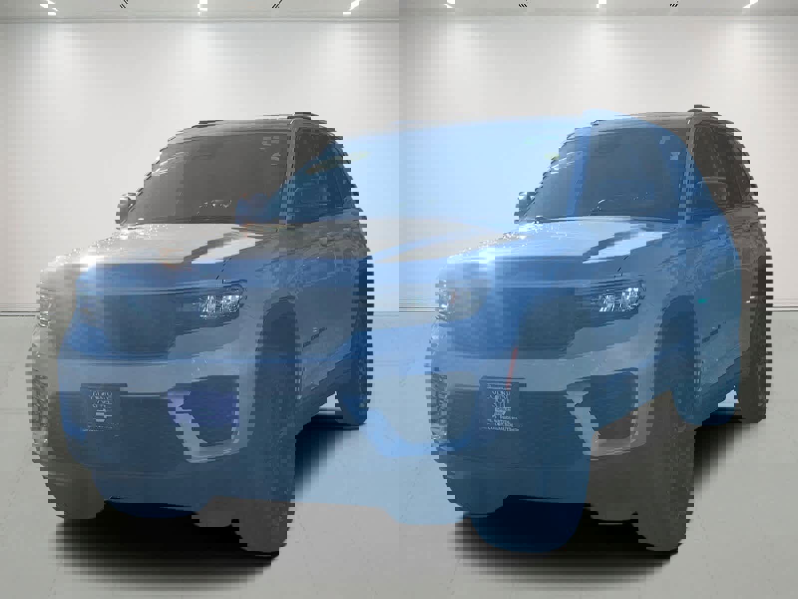 Used 2023 Jeep Grand Cherokee Altitude image 2