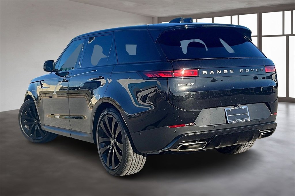 Used 2024 Land Rover Range Rover Sport SE image 12
