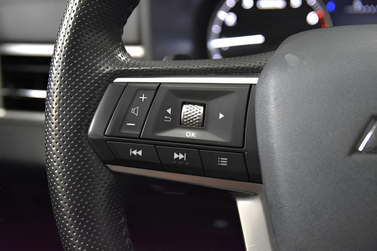 Used 2024 Mitsubishi Outlander SE FWD image 19