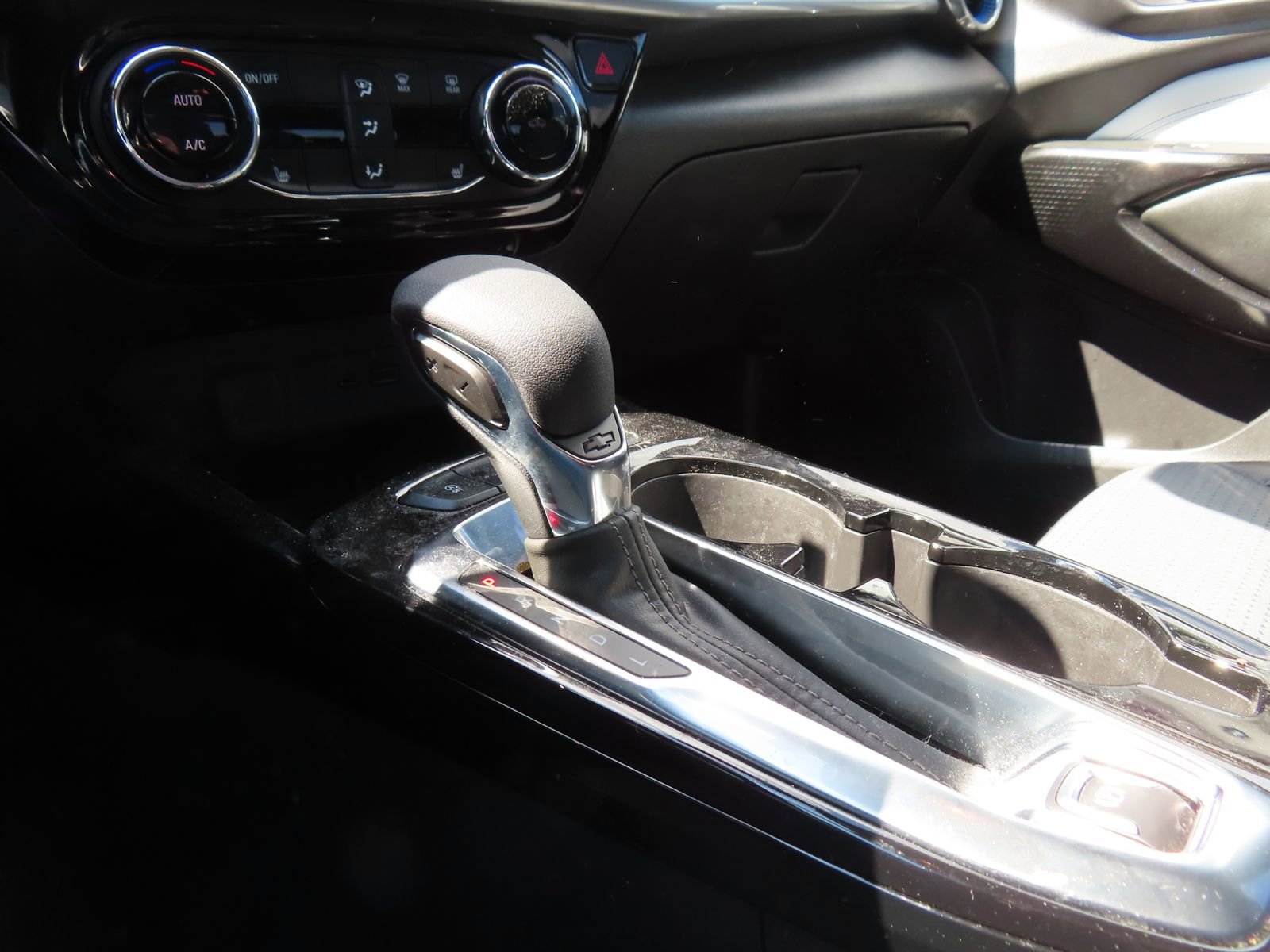 Used 2024 Chevrolet Trax LT w/ Driver Confidence Package image 24