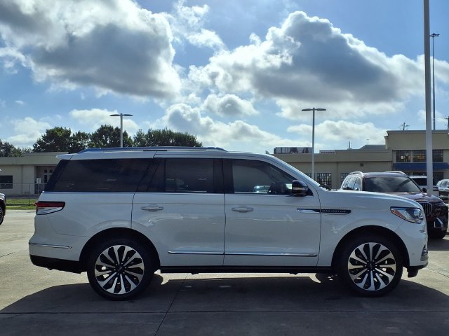 Certified 2023 Lincoln Navigator Reserve RWD image 21