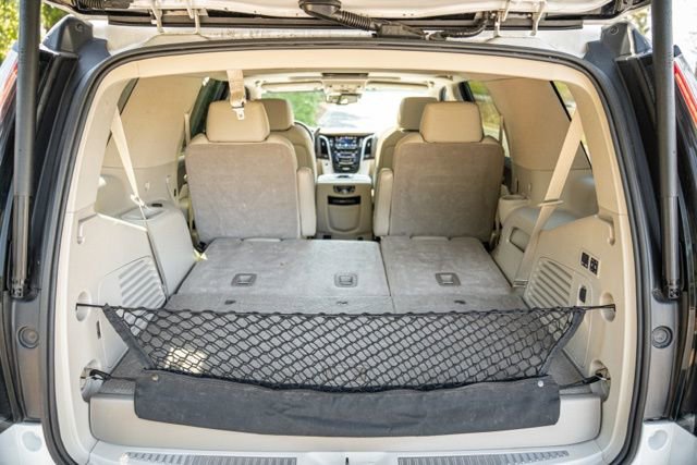 Used 2016 Cadillac Escalade Luxury image 19