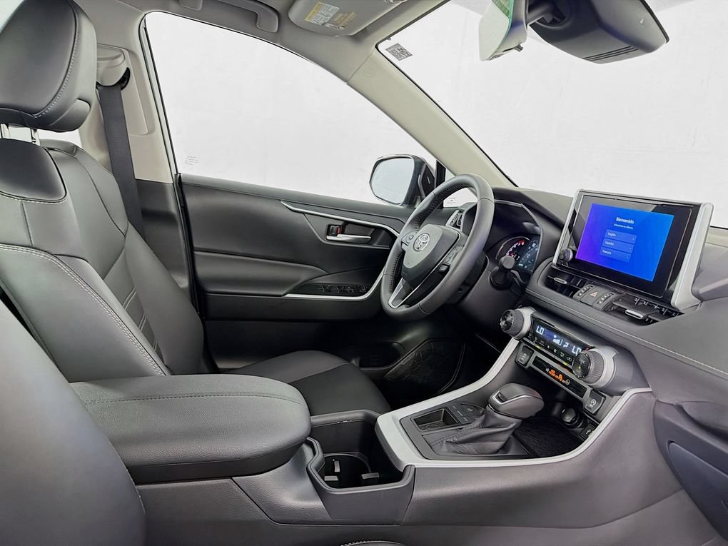 Used 2025 Toyota RAV4 XLE Premium FWD image 35
