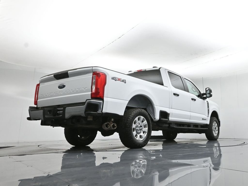 Used 2023 Ford F250 XLT w/ F-250 >10K GVWR Package image 46