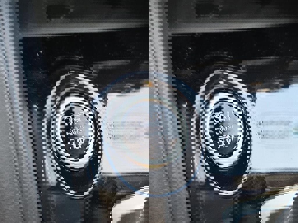 New 2025 Nissan Versa SV w/ Trunk Package image 8