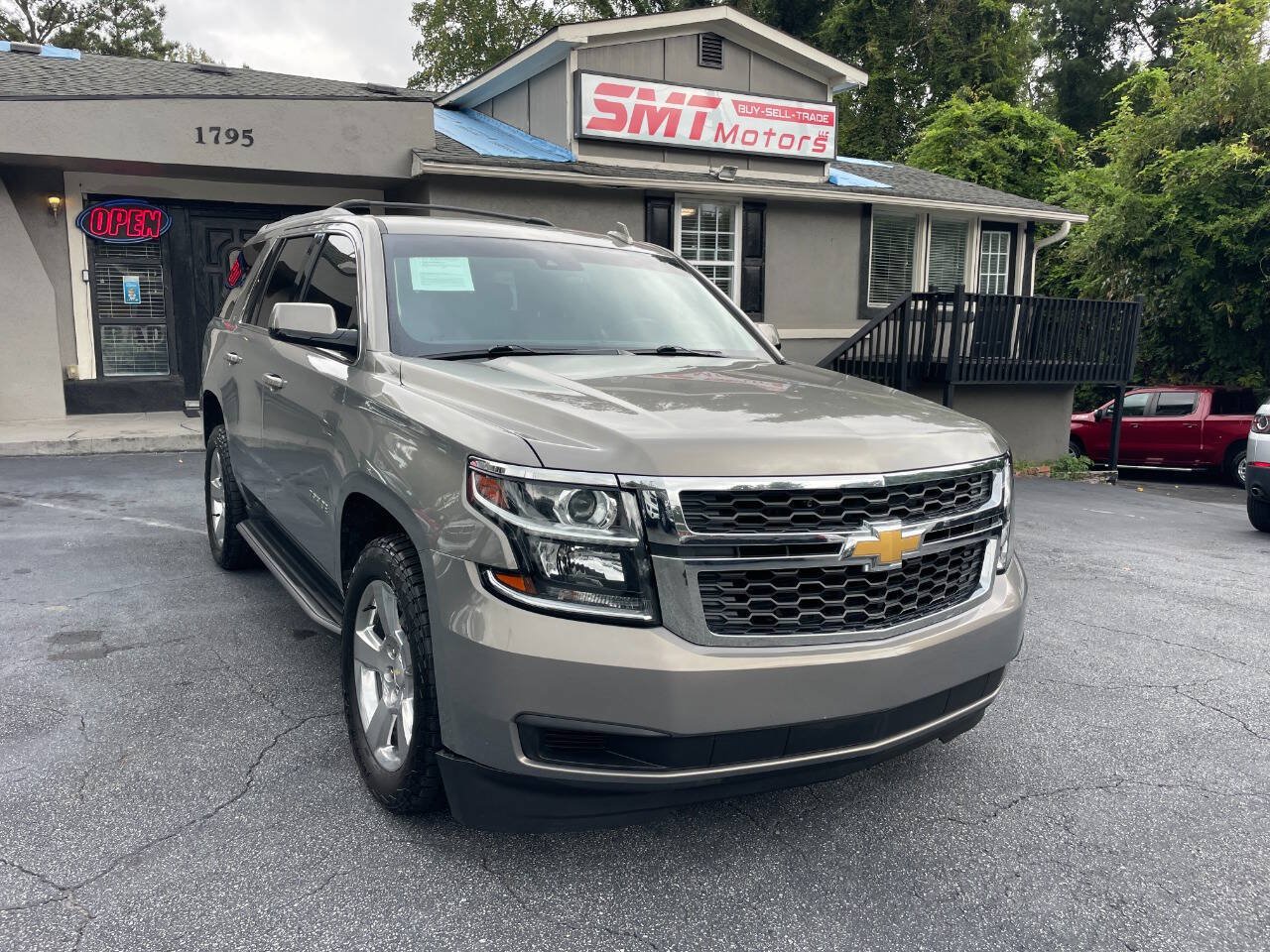 Used 2018 Chevrolet Tahoe LT w/ Max Trailering Package RWD image 4