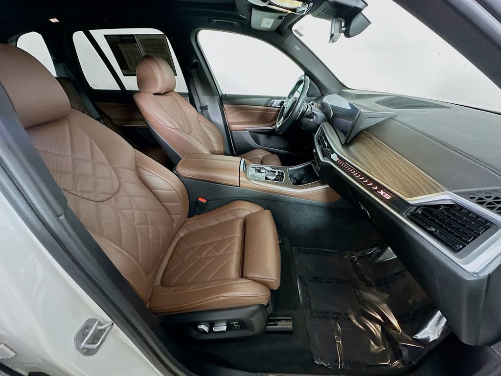 Used 2024 BMW X5 xDrive40i w/ Parking Assistance Package image 11