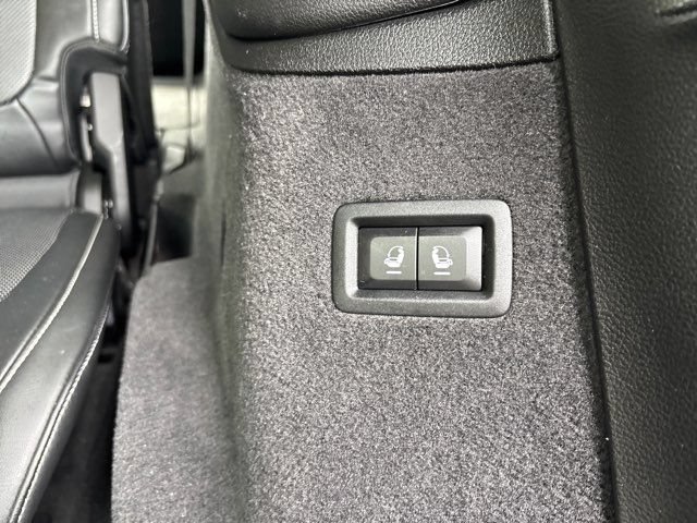 Used 2022 Jeep Grand Cherokee L Overland w/ Luxury Tech Group IV AWD/4WD image 27
