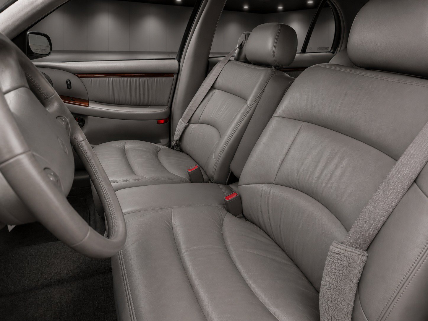 Used 2002 Buick Park Avenue Ultra w/ Gran Touring Pkg FWD image 7