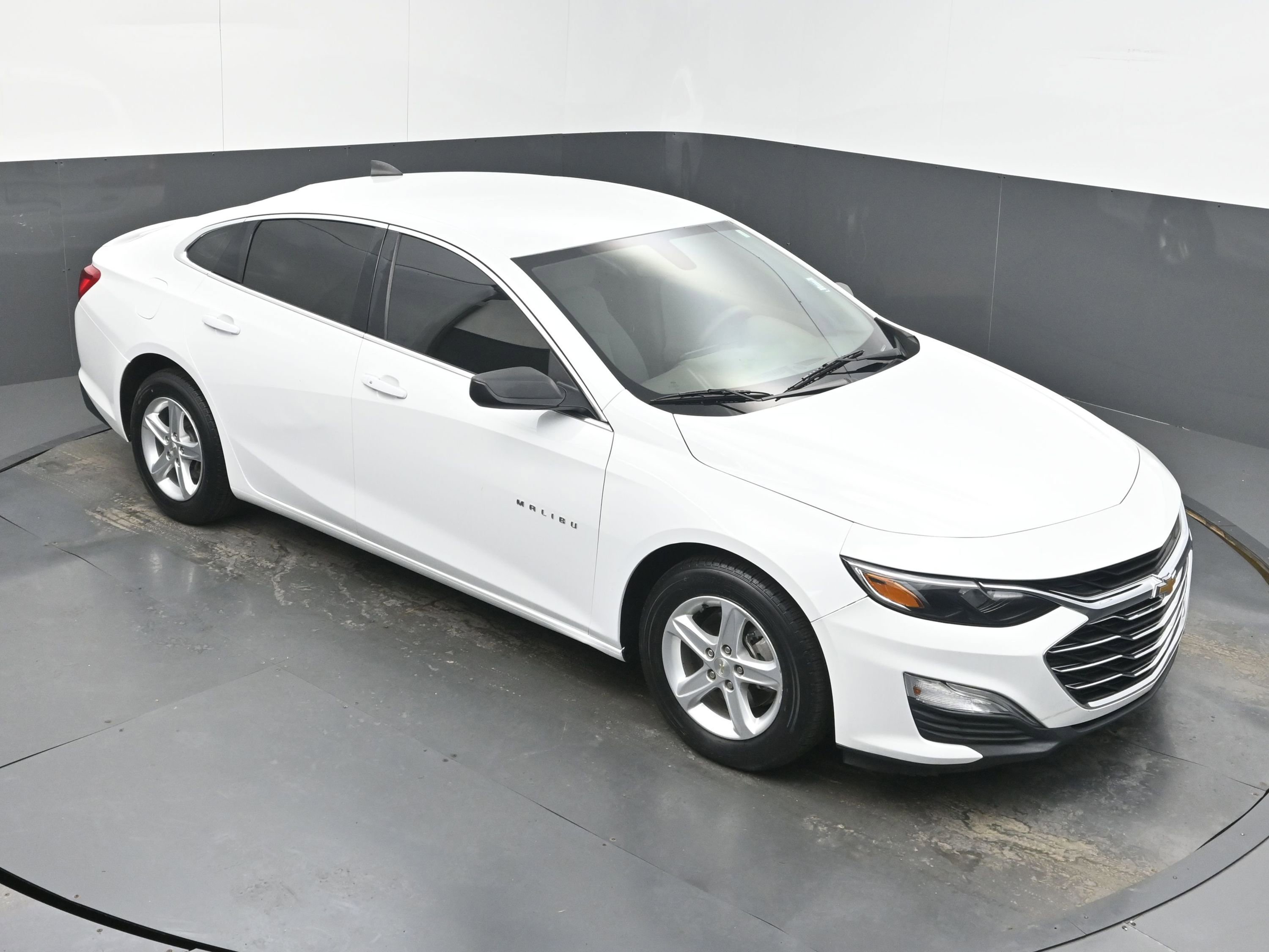 Used 2021 Chevrolet Malibu LS image 31