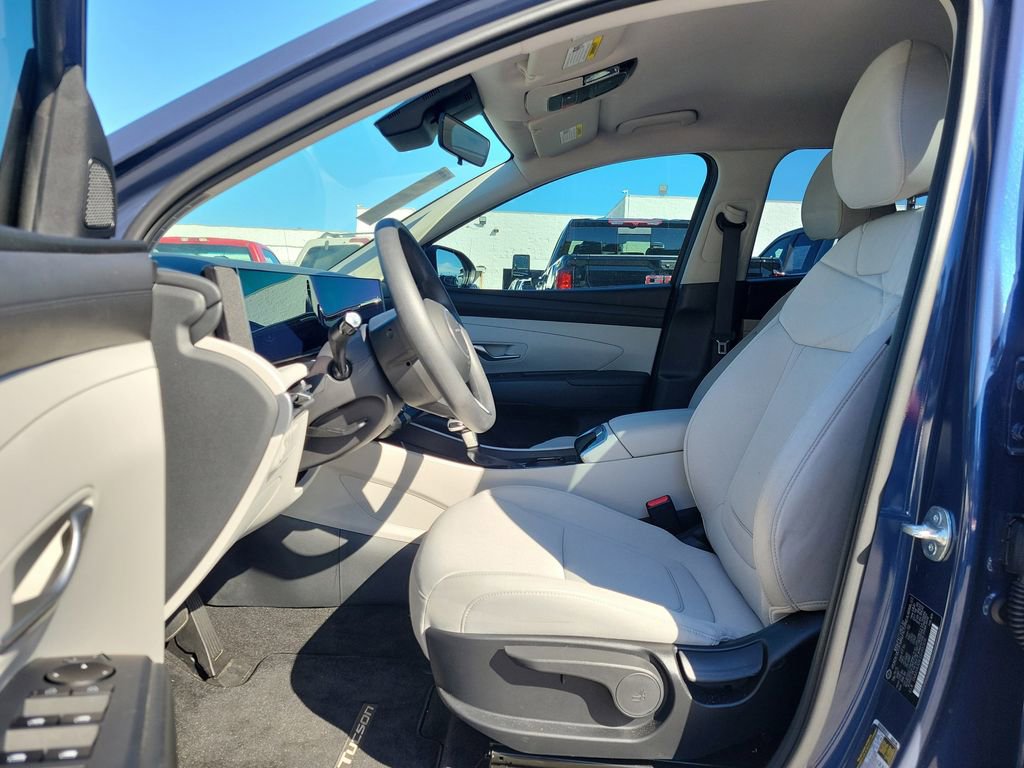 Used 2025 Hyundai Tucson SE image 20