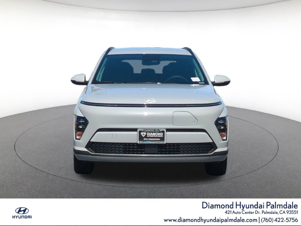 Used 2025 Hyundai Kona SEL FWD image 2