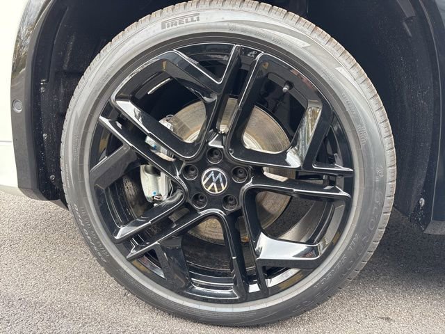 New 2026 Volkswagen Tiguan SE R-Line image 17