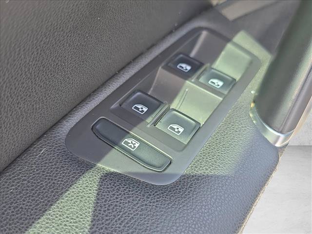 Used 2020 Volkswagen Golf 4-Door FWD image 8