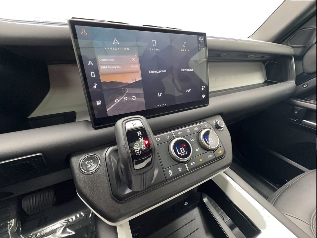 Used 2025 Land Rover Defender 110 S AWD/4WD image 43