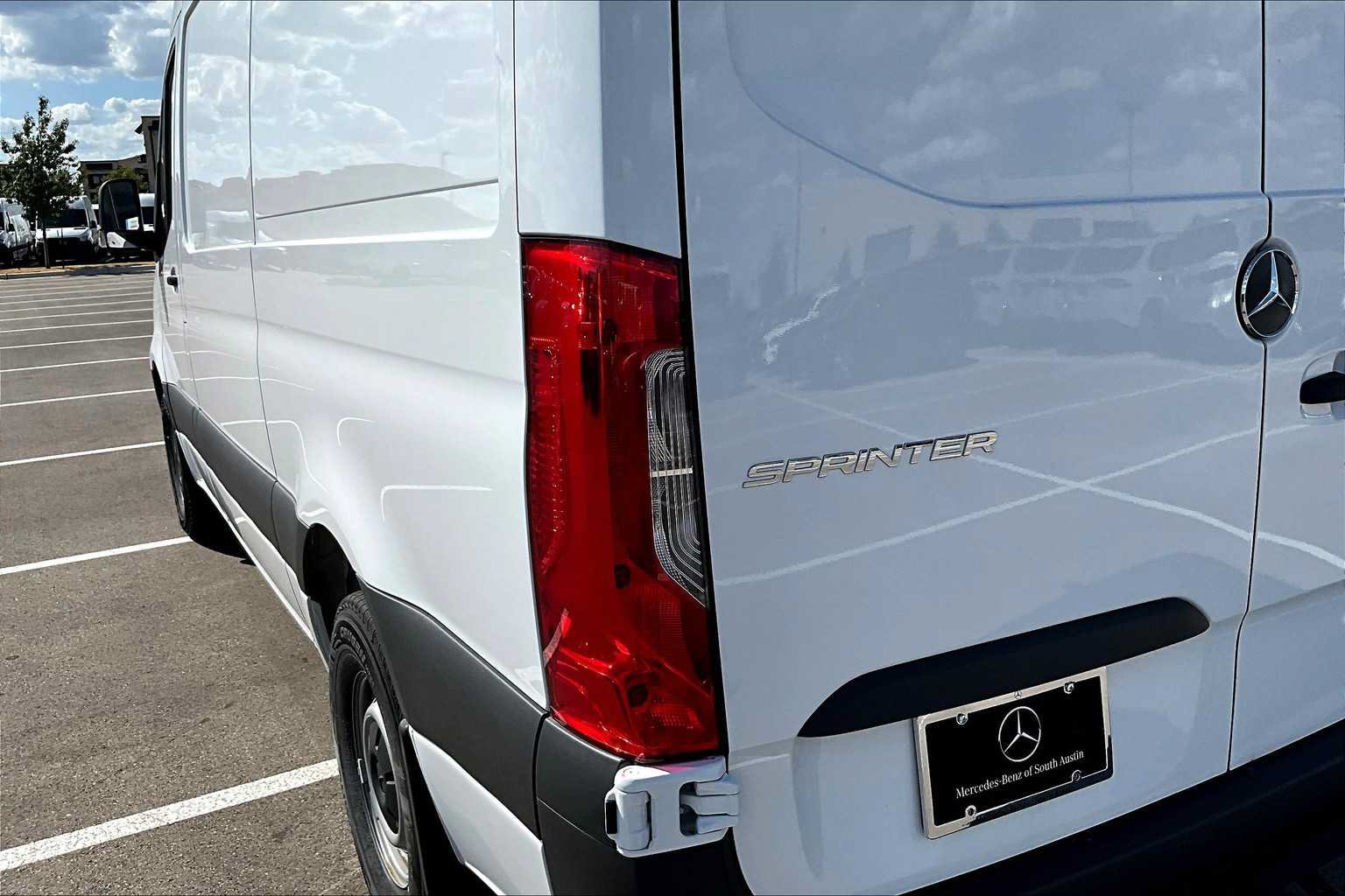 Used 2025 Mercedes-Benz Sprinter 2500 image 15
