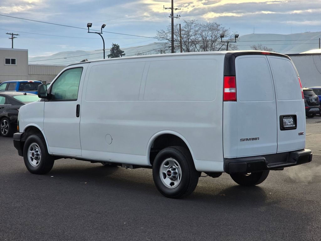 Used 2023 GMC Savana 3500 w/ Driver Convenience Package image 3