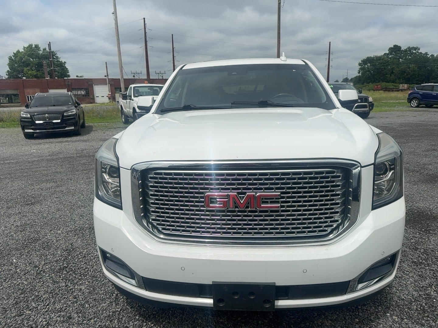 Used 2017 GMC Yukon XL Denali w/ Open Road Package AWD/4WD image 7