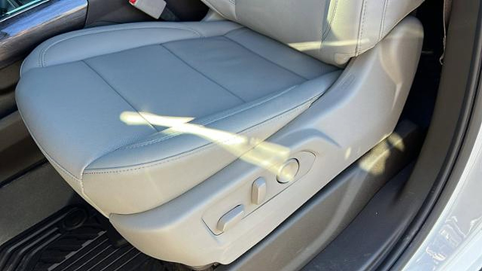 New 2026 Chevrolet Silverado 1500 LTZ w/ LTZ Premium Package image 19