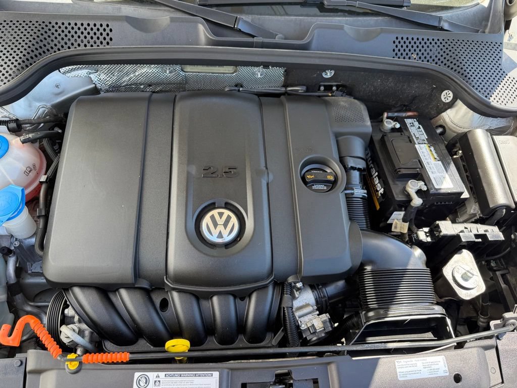 Used 2014 Volkswagen Beetle 2.5 FWD image 12