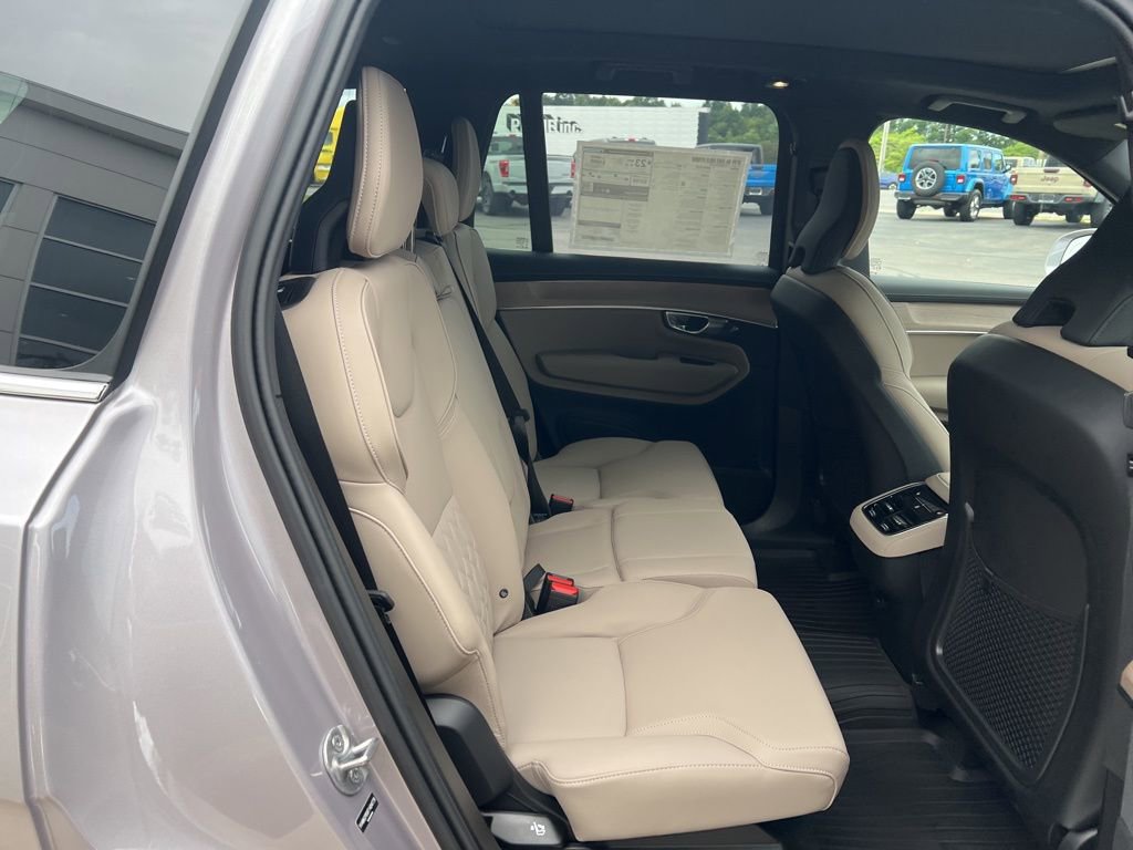 New 2026 Volvo XC90 B6 Plus w/ Protection Package Premier image 36