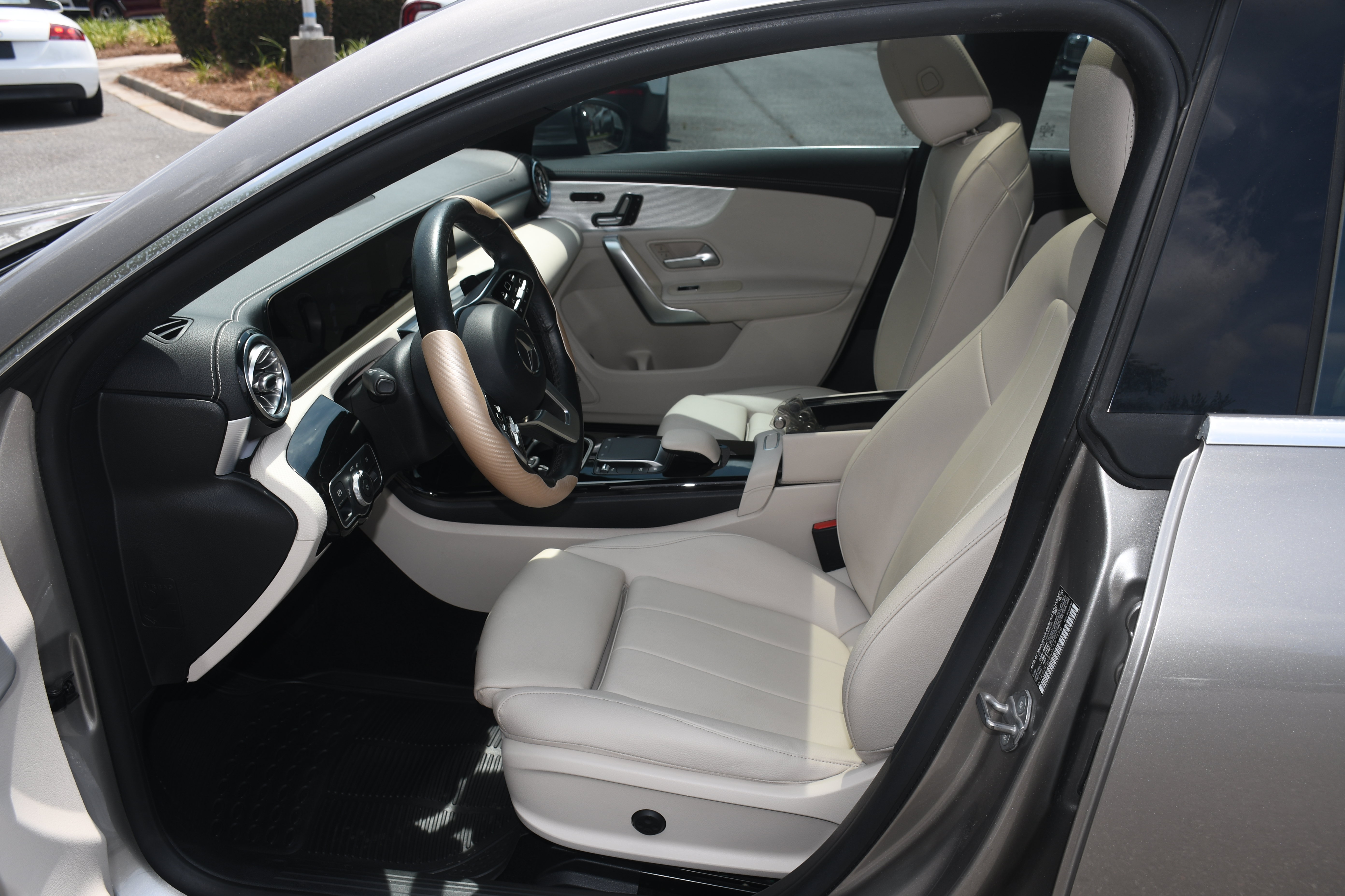 Used 2021 Mercedes-Benz CLA 250 image 8