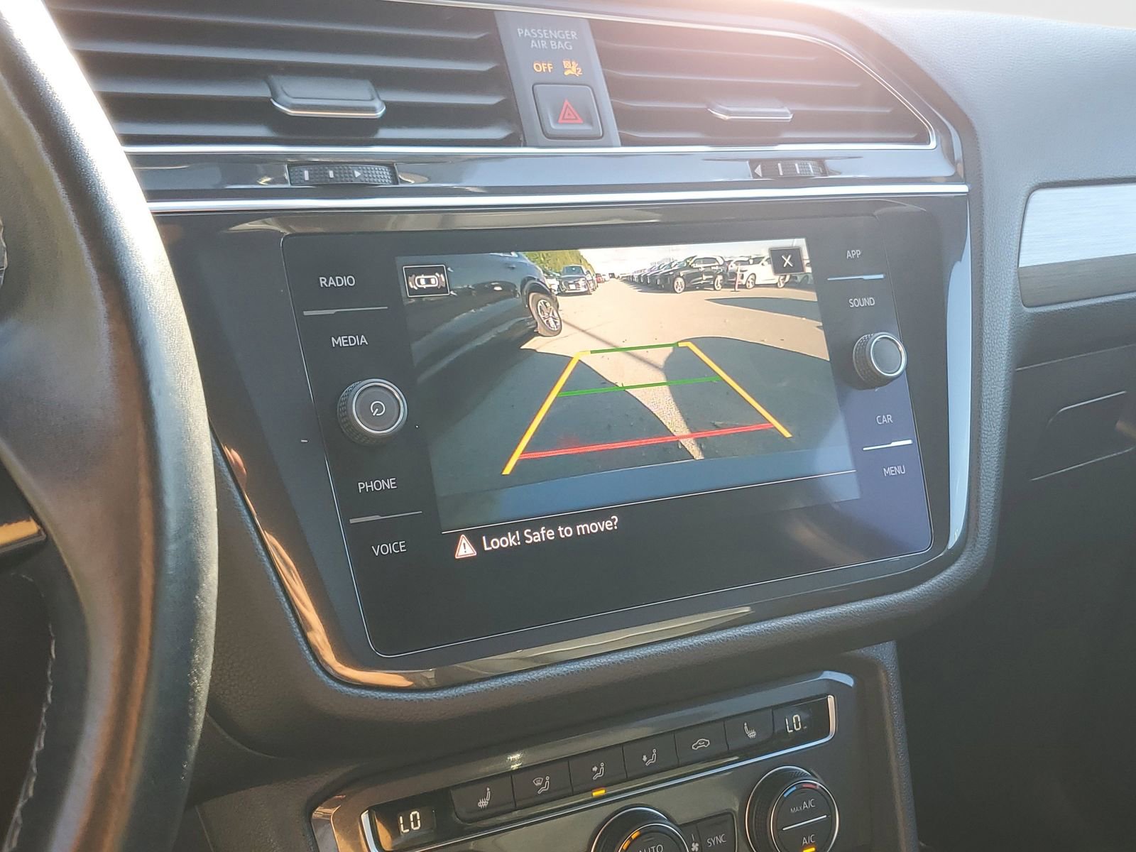 Used 2021 Volkswagen Tiguan SE R-Line image 28