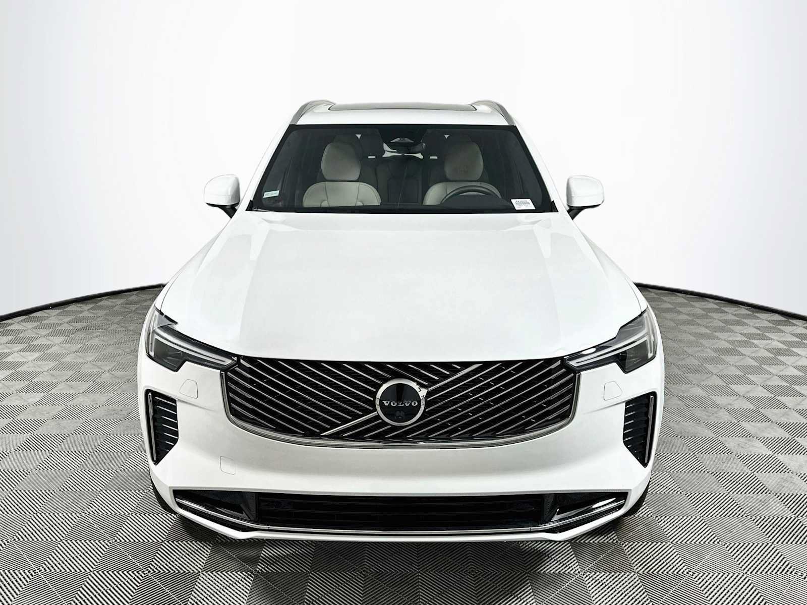 New 2026 Volvo XC90 B6 Plus w/ Protection Package Premier AWD/4WD image 2