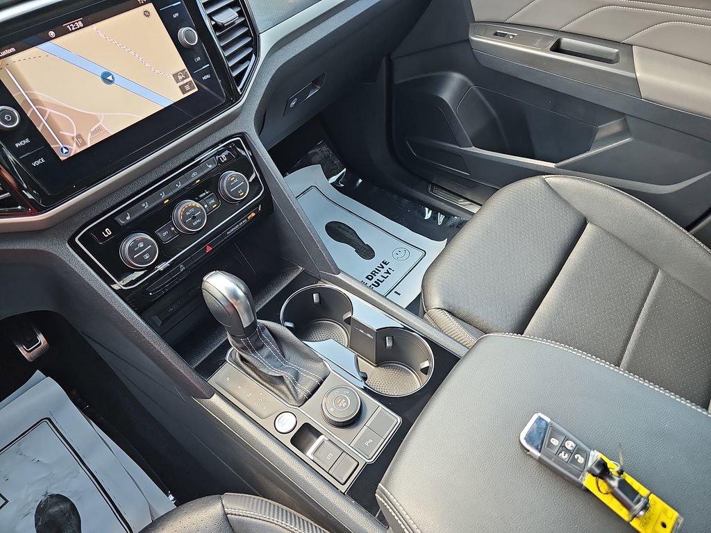 Used 2022 Volkswagen Atlas Cross Sport SEL R-Line image 29