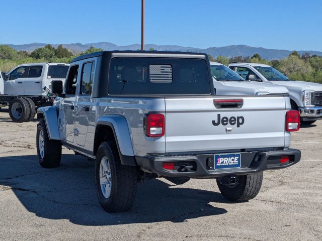 Used 2022 Jeep Gladiator Sport image 8