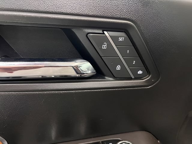 Certified 2025 GMC Canyon Denali AWD/4WD image 4
