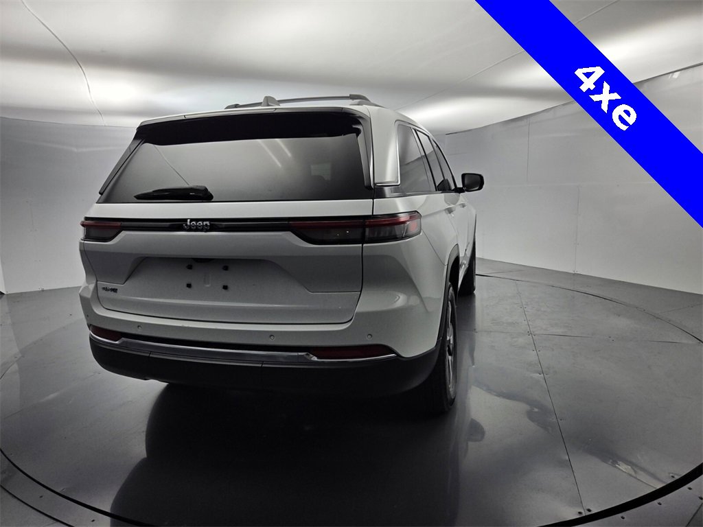 Used 2023 Jeep Grand Cherokee 4WD 4xe image 13