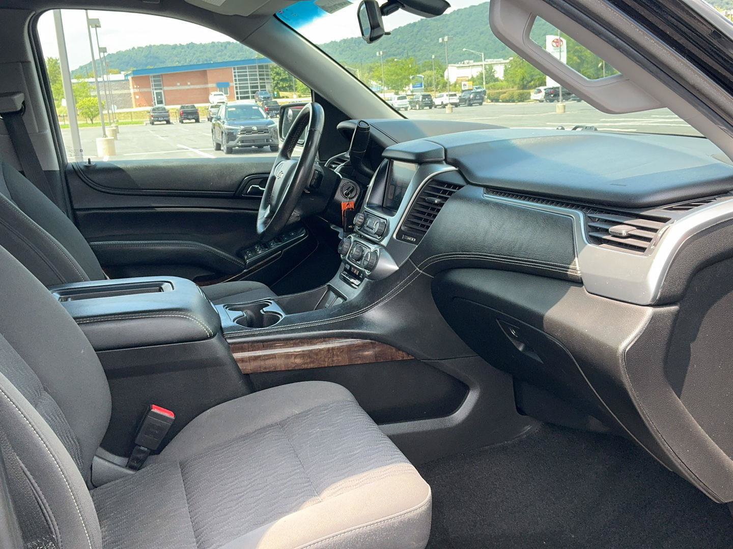 Used 2018 Chevrolet Tahoe LS AWD/4WD image 30