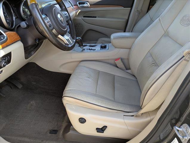 Used 2011 Jeep Grand Cherokee Overland image 16
