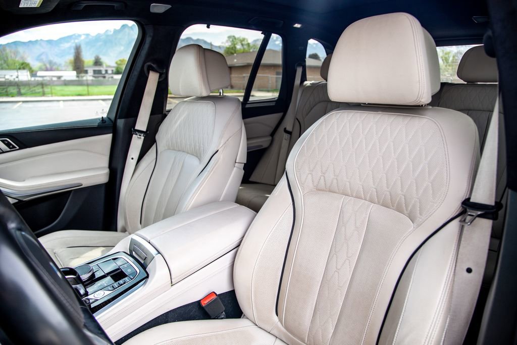 Used 2020 BMW X5 M50i image 21