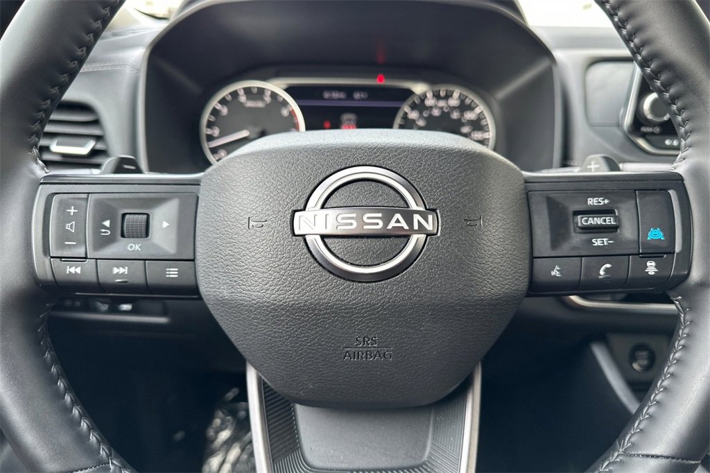 Used 2025 Nissan Rogue SV image 25