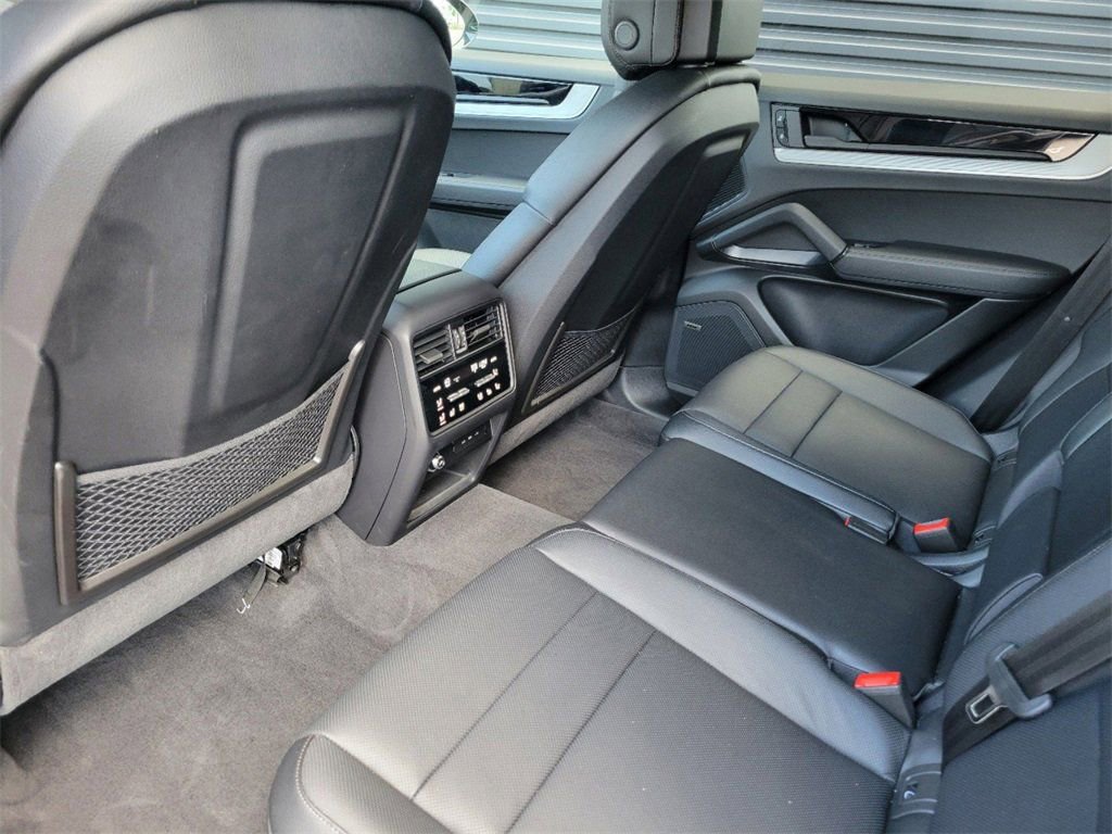 Certified 2025 Porsche Cayenne image 13