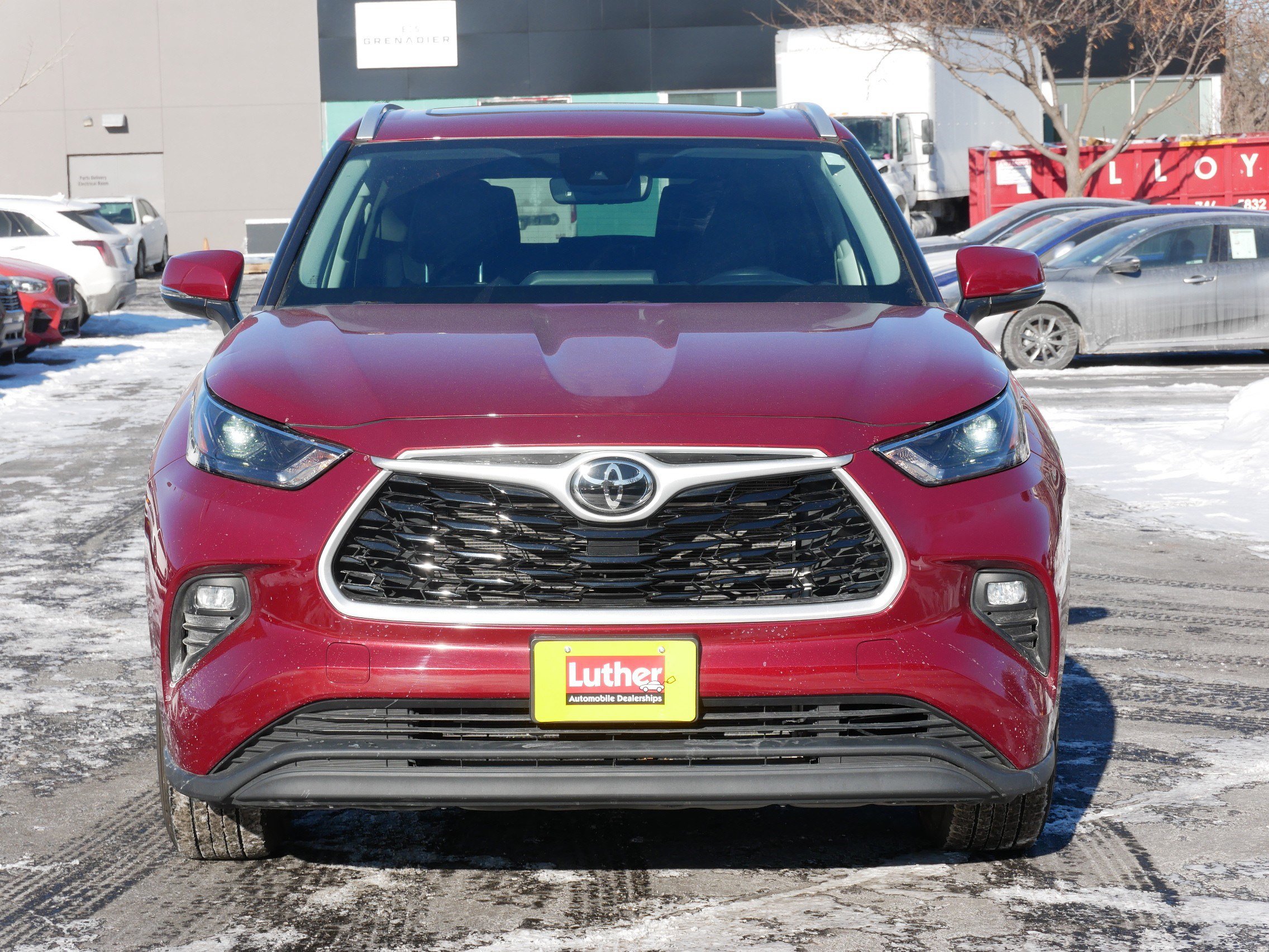 Used 2022 Toyota Highlander XLE image 10