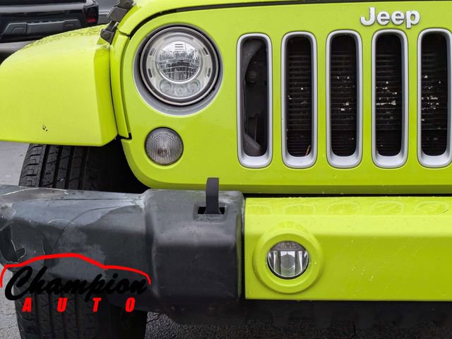 Used 2017 Jeep Wrangler Unlimited Sahara w/ Connectivity Group AWD/4WD image 11