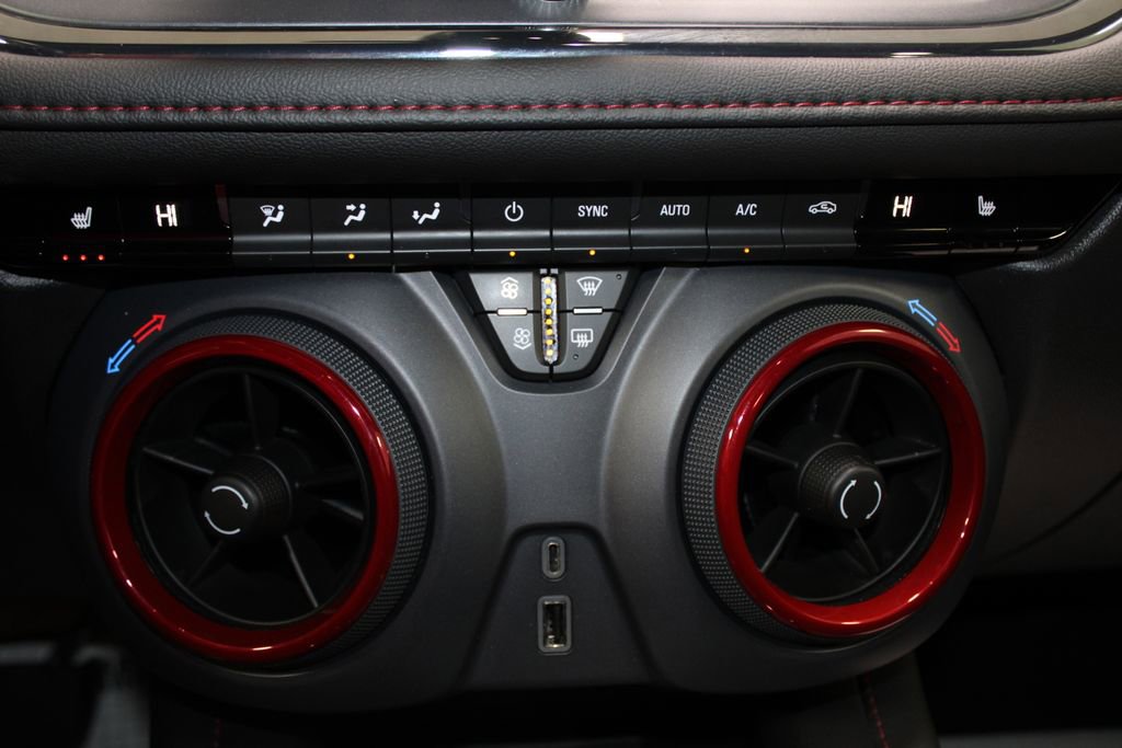 Used 2025 Chevrolet Blazer RS FWD image 44