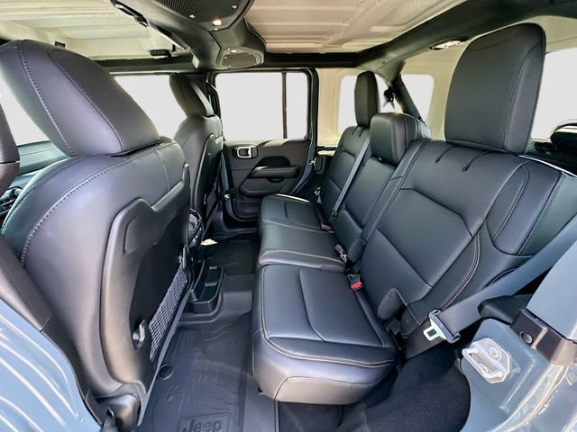 New 2026 Jeep Wrangler Unlimited Sahara AWD/4WD image 18
