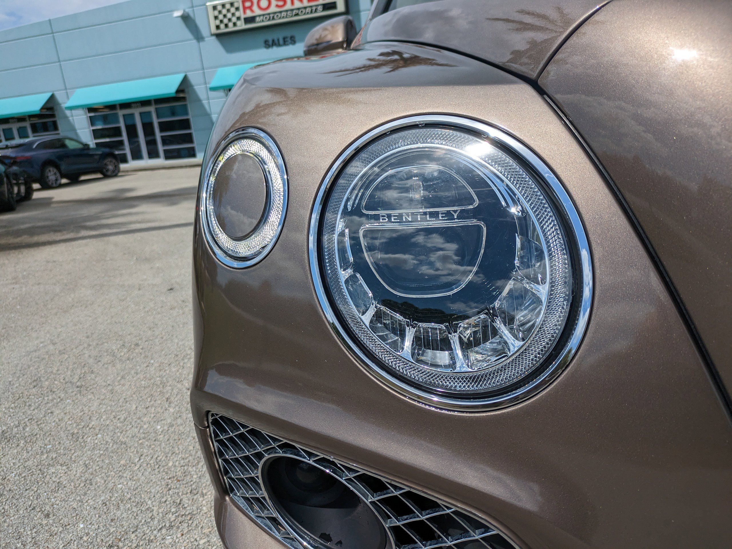 Used 2018 Bentley Bentayga AWD/4WD image 9