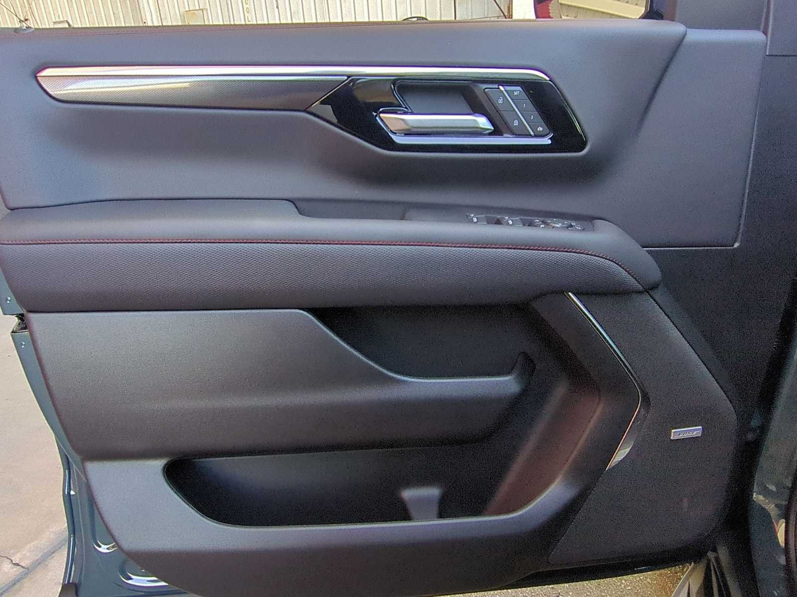 New 2026 Chevrolet Suburban RST w/ RST Capability Package AWD/4WD image 10