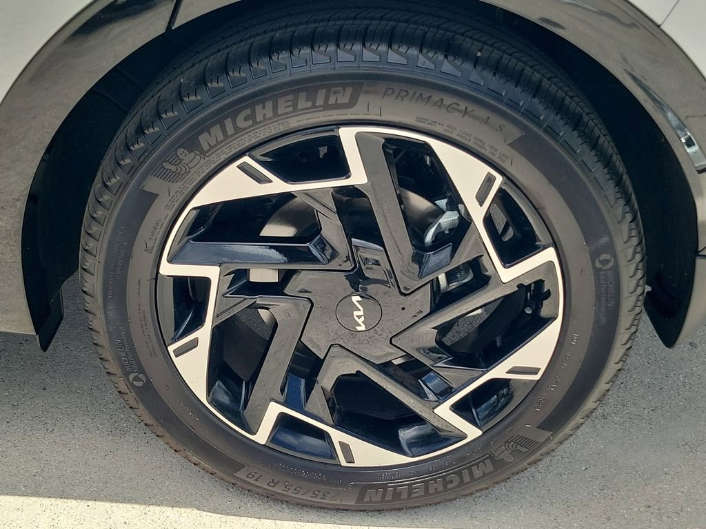 Used 2025 Kia Sportage SX image 12