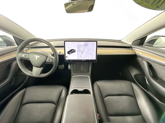 Used 2021 Tesla Model 3 Standard Range Plus image 3