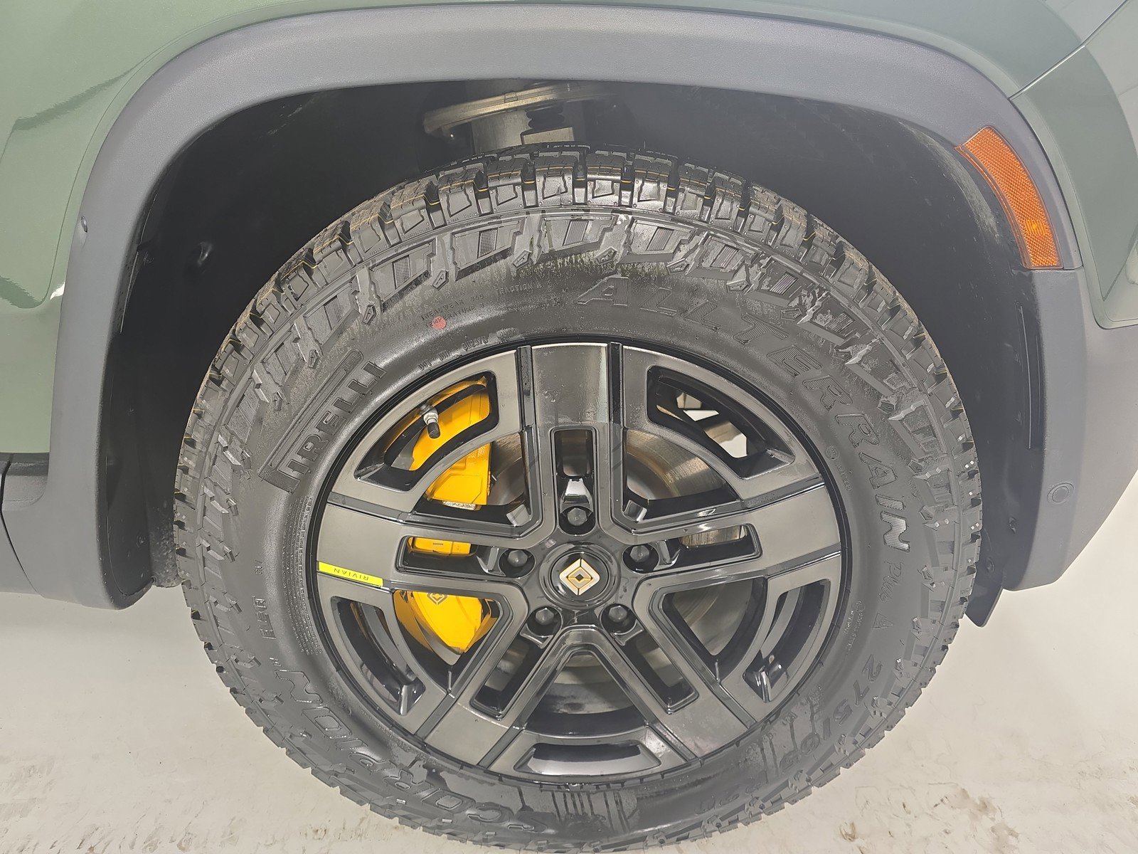 Used 2022 Rivian R1T Adventure image 11