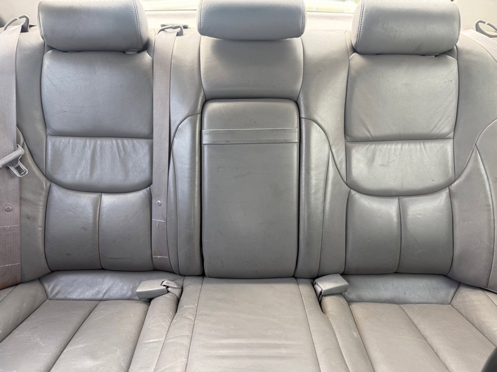 Used 2001 Toyota Avalon XLS image 12