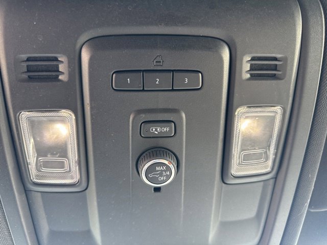 Used 2023 Chevrolet Suburban LT RWD image 18