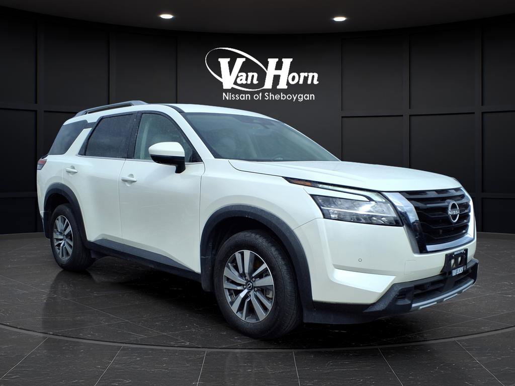 Used 2024 Nissan Pathfinder SL image 1